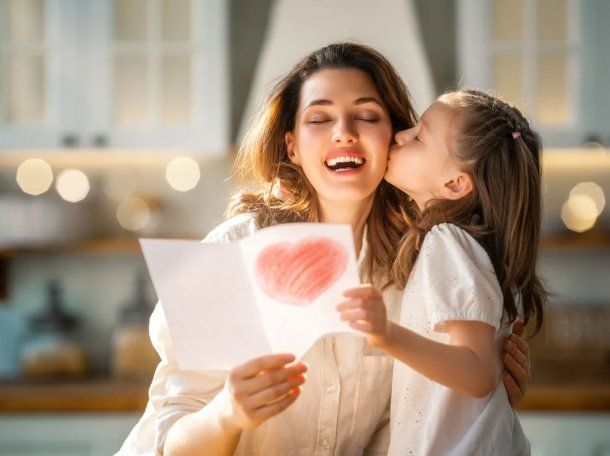 Día de la Madre: variedad de menús, promociones y regalos para este domingo 19 de octubre