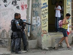 Favela brasil policías
