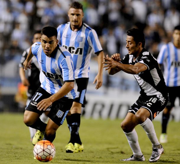 Racing venció a Puebla y se metió en la fase de grupos de la Copa Libertadores