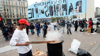organizaciones sociales acamparan este martes en el obelisco organizaciones sociales acamparan este martes en el obelisco