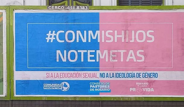 Este es el cartel que se vio en Rosario y Córdoba Capital