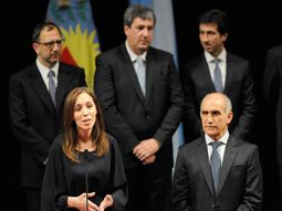 el nuevo gabinete bonaerense: vidal le tomo juramento a sus ministros el nuevo gabinete bonaerense: vidal le tomo juramento a sus ministros