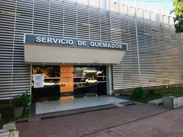 Córdoba: un joven limpiaba un instrumento con nafta y se quemó la mitad del cuerpo