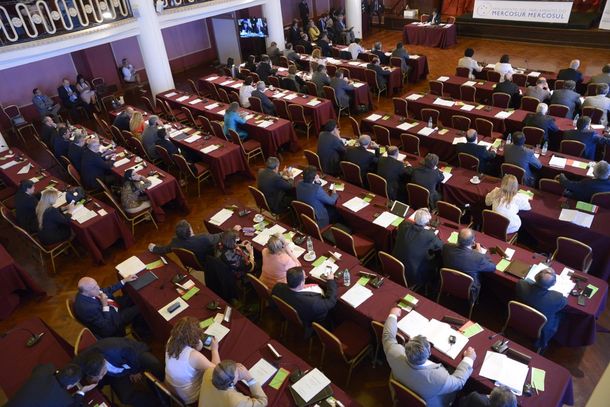 PARLASUR realizó su última Sesión del año