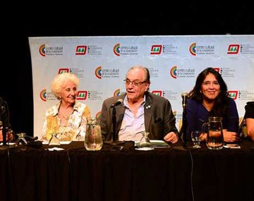 Carlotto y Heller participaron de la charla La lucha por la Memoria