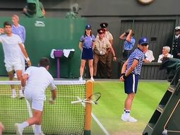 La bronca de Djokovic en Wimbledon: rompió la raqueta contra la red