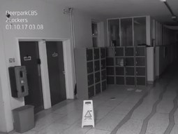 La cámara de seguridad de un colegio captó a un presunto fantasma