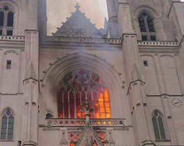 Un voluntario confesó que provocó el incendio en la catedral de Nantes