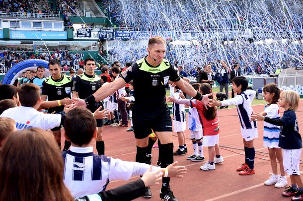 Pitana arbitró el clásico cordobés