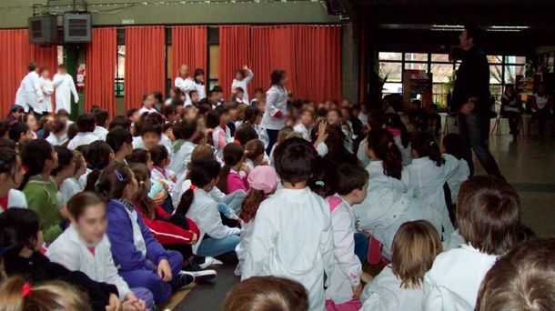 Otra vez y en el mismo colegio: alumnos se intoxicaron con alcohol metílico