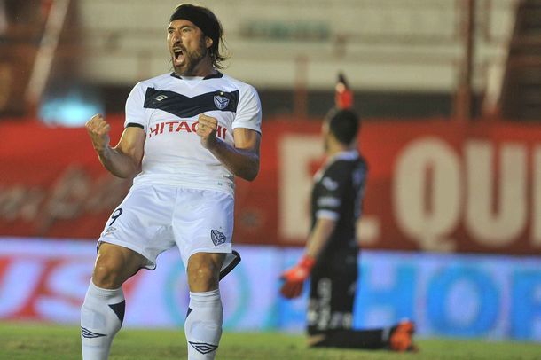 Vélez le ganó a Argentinos con dos goles de Mariano Pavone y uno de Toledo
