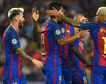 Con un triplete de Messi