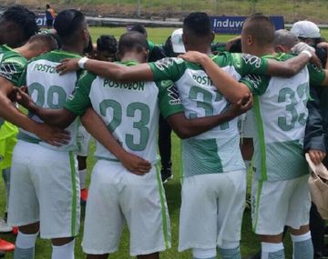 Efmamjjasond González junto a sus compañeros