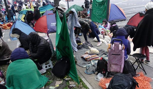 Anuncian que el nuevo acampe frente a Desarrollo Social durará 48 horas