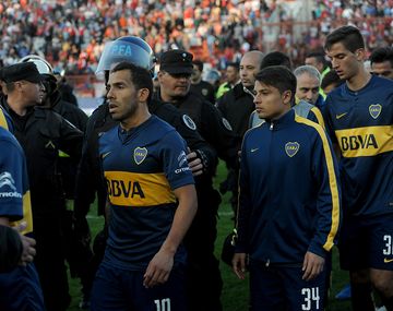 Otro jugador áspero defiende a Tevez
