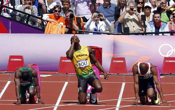 El atleta jamaicano Usain Bolt antes de su serie preliminar de los 100 metros.