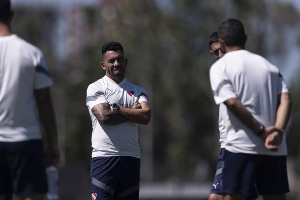 El Independiente de Carlos Tevez comenzó la pretemporada con tres refuerzos