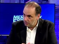 Manuel Adorni sin el implante capilar Manuel Adorni sin el implante capilar