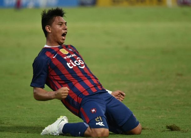 El lateral se destaca en el fútbol paraguayo