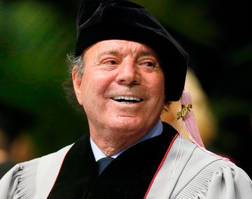Julio Iglesias vuelve a Argentina: el 6 de abril