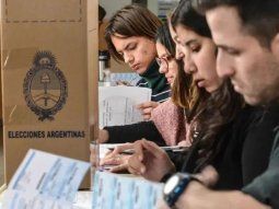 volvio a su mar del plata natal a fiscalizar y un mensaje de su ex la sorprendio: avisame... volvio a su mar del plata natal a fiscalizar y un mensaje de su ex la sorprendio: avisame...