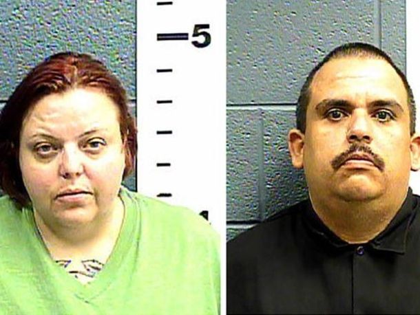 Encerraba a su hija en una jaula para ir al cine con su novio