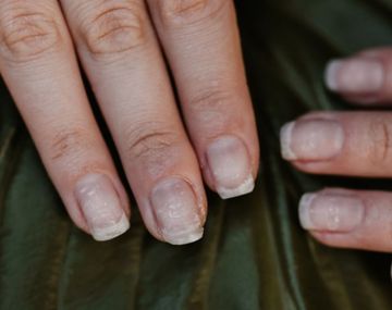 Este útil secreto se destaca por fortalecer las uñas, evitando que se quiebren o dañan.&nbsp;