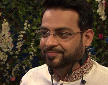El conductor del show, Aamir Liaquat Hussain