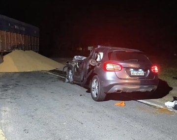 Tragedia: se salió el acoplado de un camión y murieron un médico y un nene