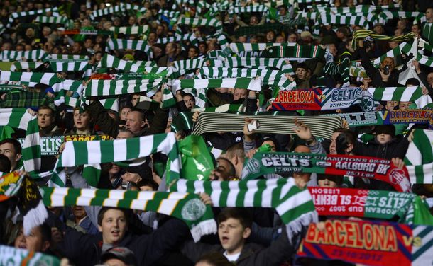 Insólito: el Celtic de Escocia le pide a sus hinchas que se bañen