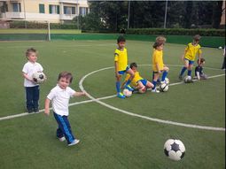 wanda nara: una autentica madre botinera wanda nara: una autentica madre botinera