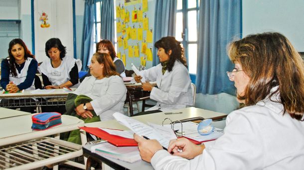 Docentes bonaerenses pedirán la reapertura de las paritarias