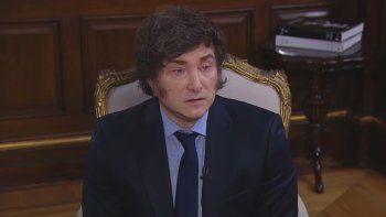 Javier Milei denunció que TN le puso tosedores en una entrevista