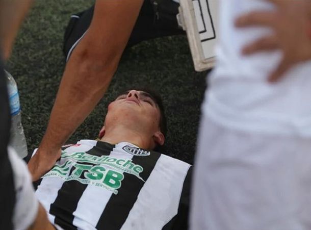 Jugadores fueron agredidos por hinchas del rival en el fútbol argentino