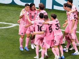 Inter Miami, con gol de Messi, le ganó 2-1 a Porto y se ilusiona con avanzar a octavos