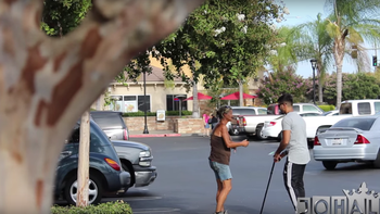 fingio ser ciego y mostro un ticket de loteria ganador: mira el resultado fingio ser ciego y mostro un ticket de loteria ganador: mira el resultado