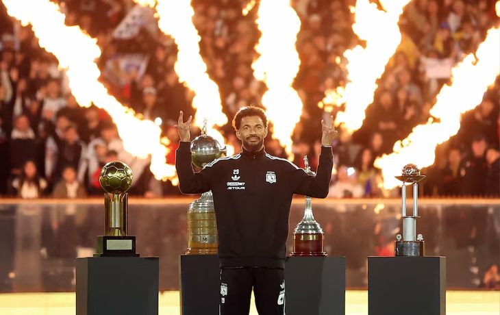 Explotó mal Chile: Vozinha fue presentado en Colo Colo con un recibimiento histórico