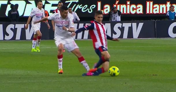 El argentino vio la roja por esta terrible entrada