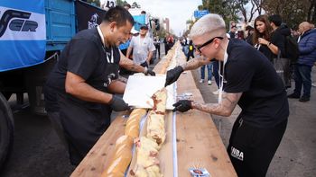 Caos en Avellaneda: el descargo tras el robo del sándwich gigante Caos en Avellaneda: el descargo tras el robo del sándwich gigante