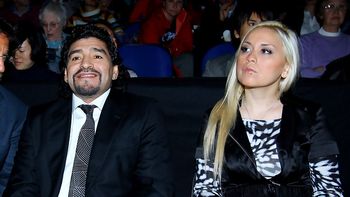 maradona le corto la tarjeta a veronica ojeda maradona le corto la tarjeta a veronica ojeda