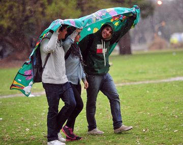 Advierten por chaparrones aislados para este jueves