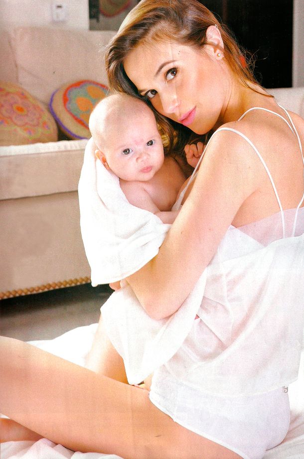 Chechu Bonelli presentó a su hija Lupe junto a Cvitanich