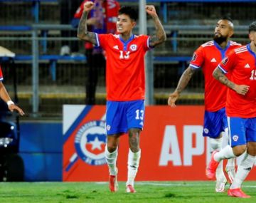 El mal momento que vivió un jugador de la Selección de Chile en el aeropuerto de Estados Unidos