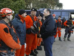 berni recibio a los rescatistas: la mision ha sido cumplida berni recibio a los rescatistas: la mision ha sido cumplida