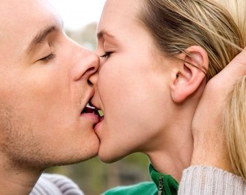 El beso que te da tu pareja dice mucho de lo que siente por vos