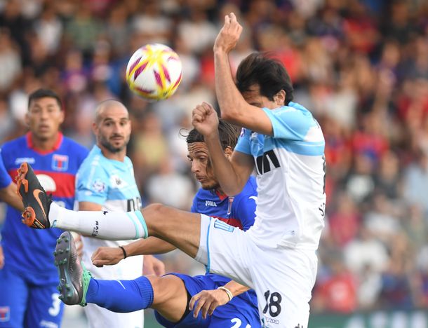 Racing sufrió hasta el final con Tigre y es el nuevo campeón de la Superliga
