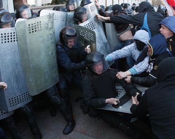 Tensión en Ucrania: grupo de prorrusos proclaman la independencia de Donetsk