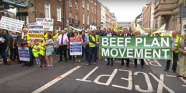 Miles de ganaderos irlandeses marcharon contra el acuerdo entre Unión Europea y Mercosur