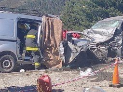 Trágico choque frontal en Bariloche deja al menos tres muertos