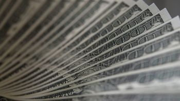 El dólar sumó su tercera suba al hilo, pero no logra retornar a la franja de los 39 pesos. El dólar sumó su tercera suba al hilo, pero no logra retornar a la franja de los 39 pesos.